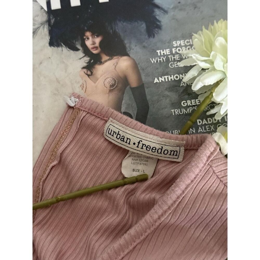 Pink romper - Large - Picture 4 of 4